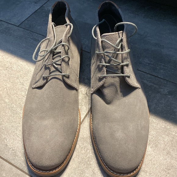 NWT B2 by Browns Grey Suede Shoes - Picture 2 of 13